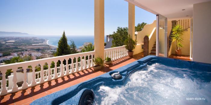 Luxury Fully Furnished Villa for sale pool  in Nerja , Málaga