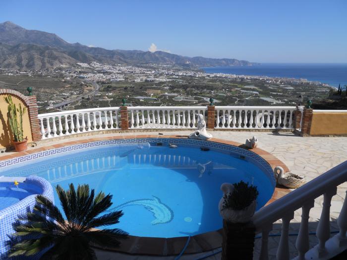 Villa for sale pool  in Nerja , Málaga