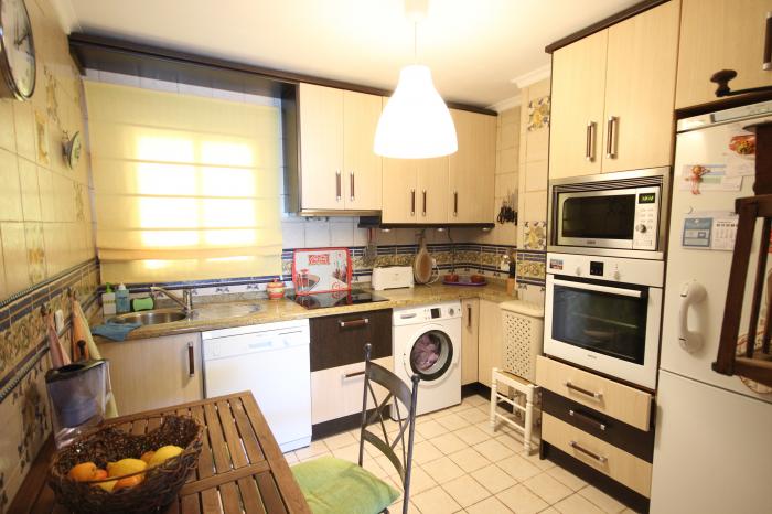 Fully Furnished Apartment for sale   in Nerja , Málaga