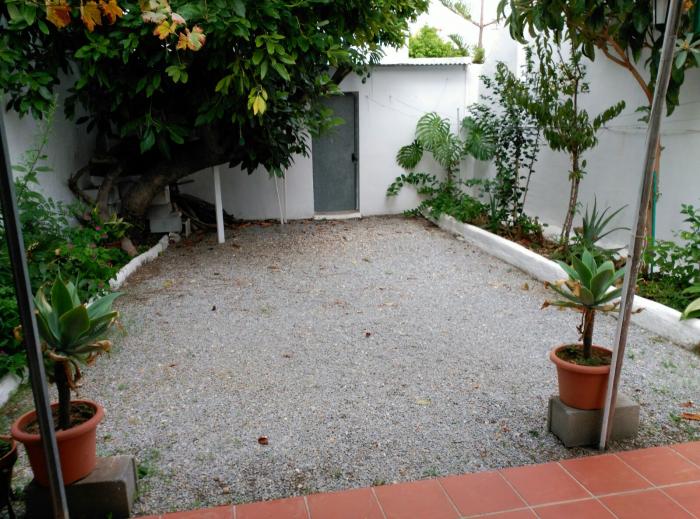 Townhouse for sale in Nerja walking distance to the beach, Málaga