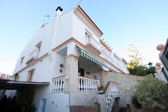 Semi-detached house for sale   in Nerja , Málaga