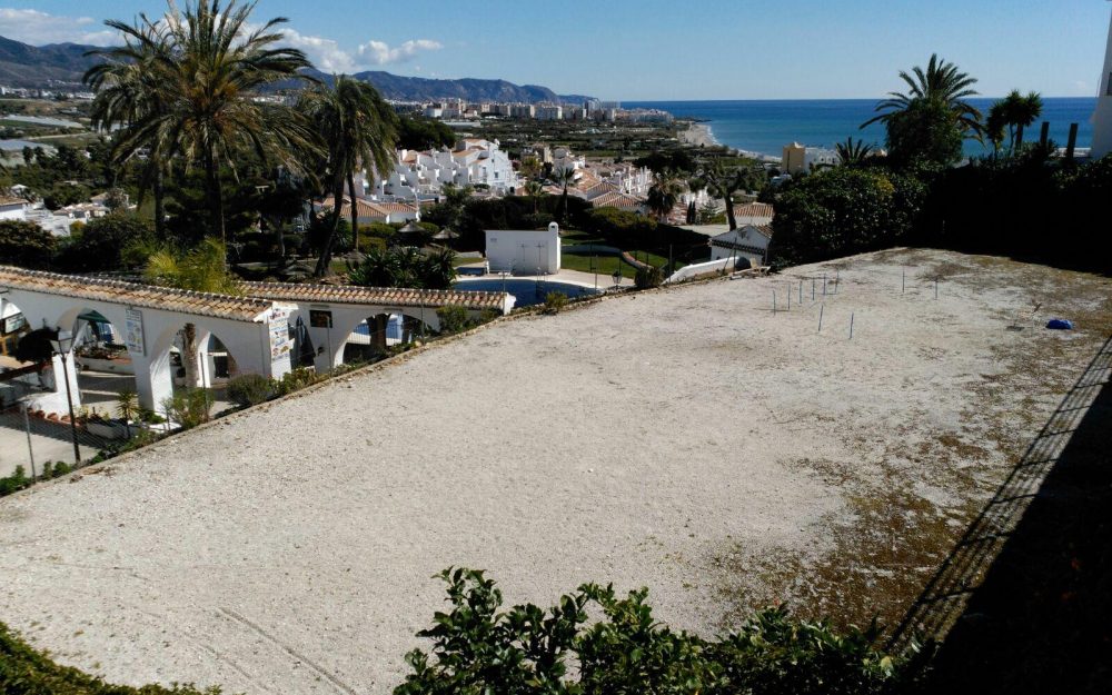 Plot for sale   in Nerja , Málaga