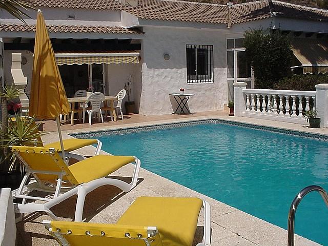 Country house for sale with pool, stable and paddock near Nerja