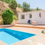 Beau chalet en vente près de Torrox avec piscine et vue mer