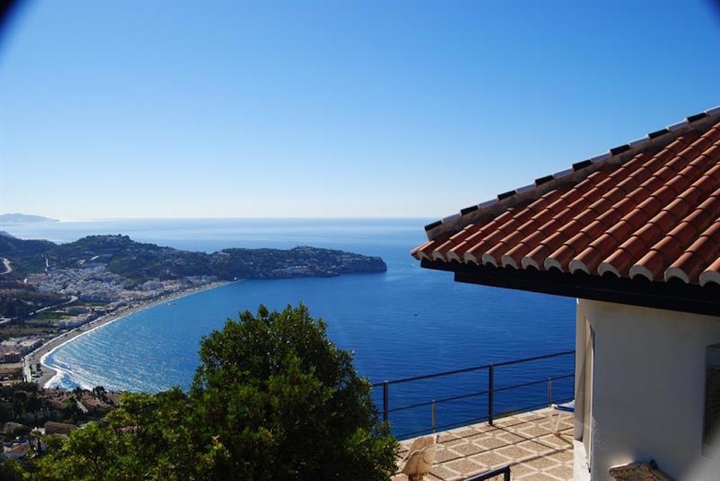 Unique Villa for sale with independent guest house and view to the whole coast in El Nogal La Herradura