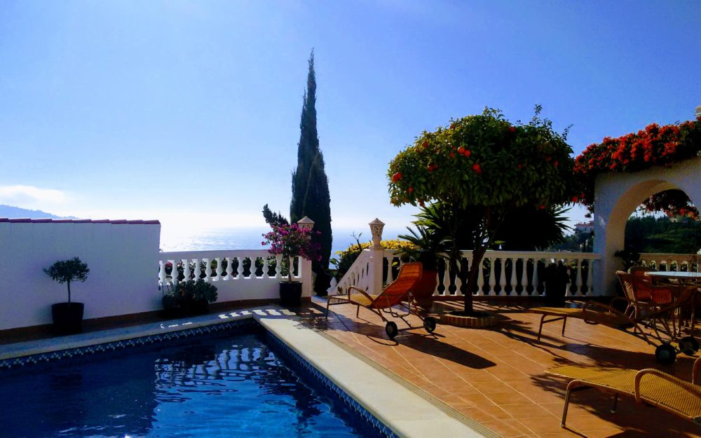 Superb villa with lots of charm and a separate apartment in La Herradura San Antonio for sale