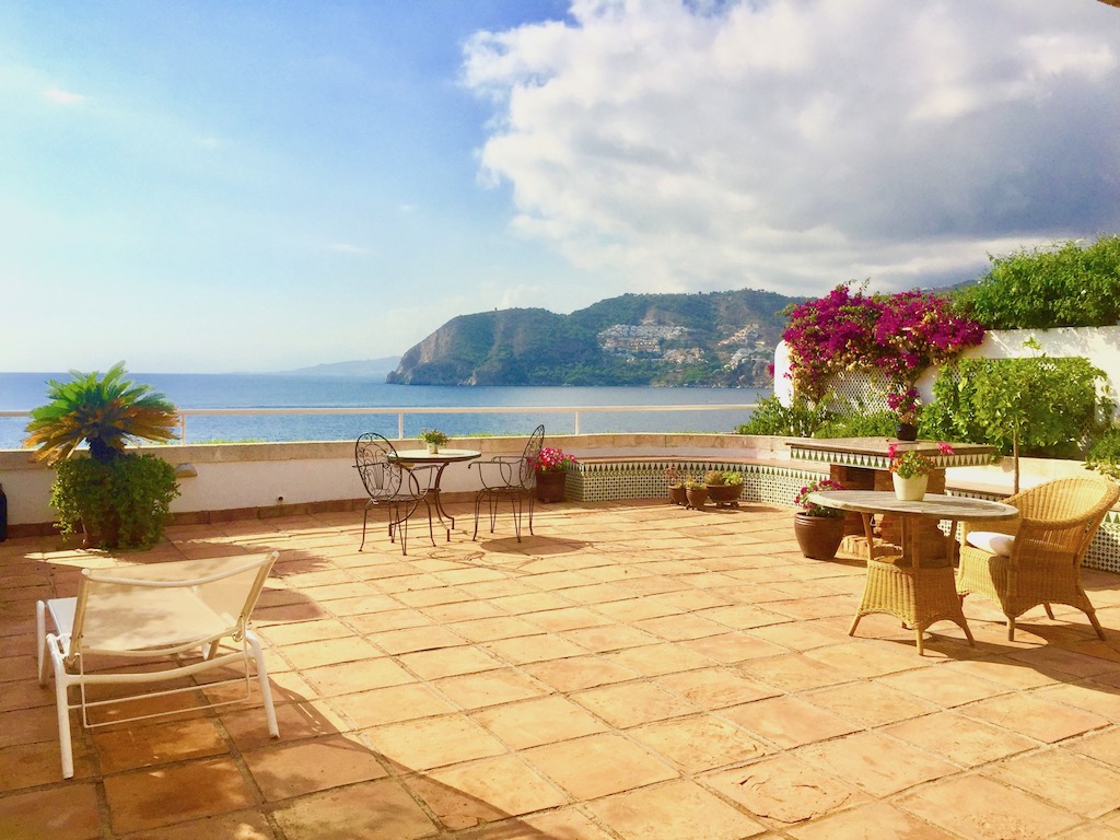 Superbe appartement avec grande terrasse et vue mer imprenable à la Punta de la Mona La Herradura