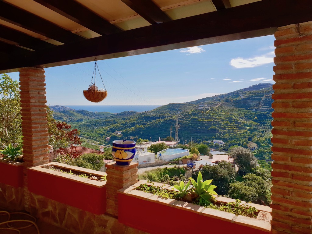 Lovely cortijo Torrecuevas – 5 km from Almuñécar with panoramic mountain and sea views for sale