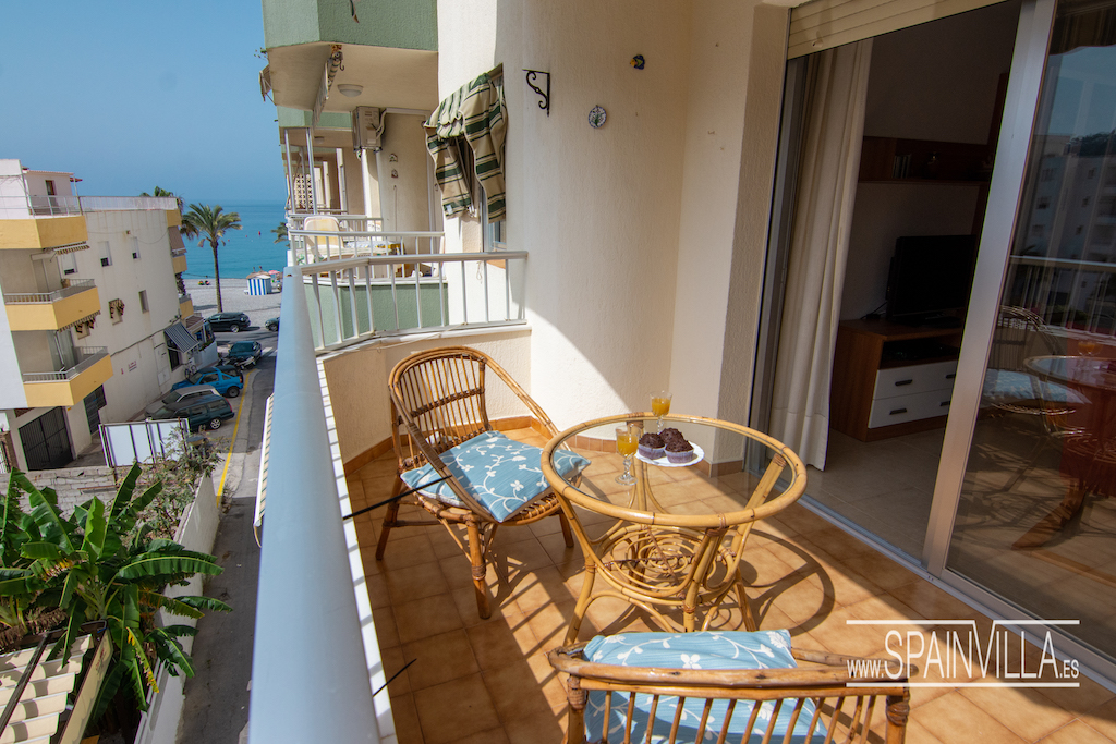 Apartment lateral sea views and a closed parking space included for sale