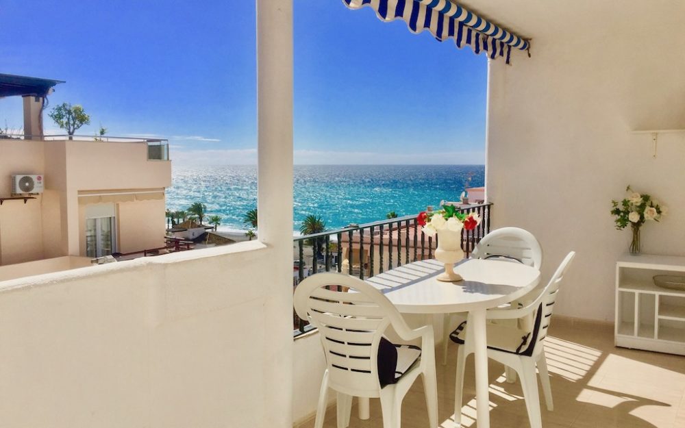 Bel appartement avec grande terrasse et belles vues mer à La Herradura en vente