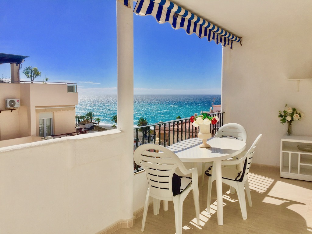 Bel appartement avec grande terrasse et belles vues mer à La Herradura en vente