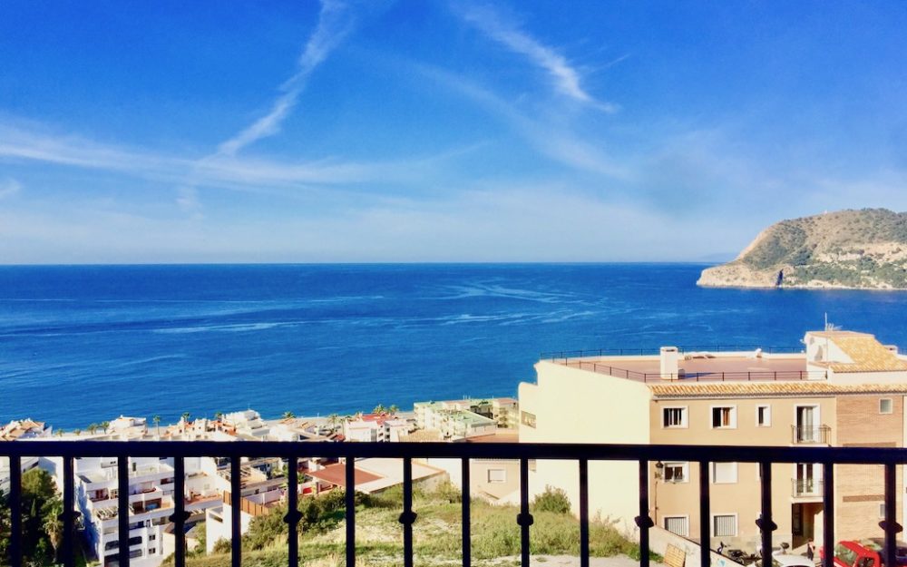 Brand new apartment with panoramic sea views and communal pool in La Herradura for sale