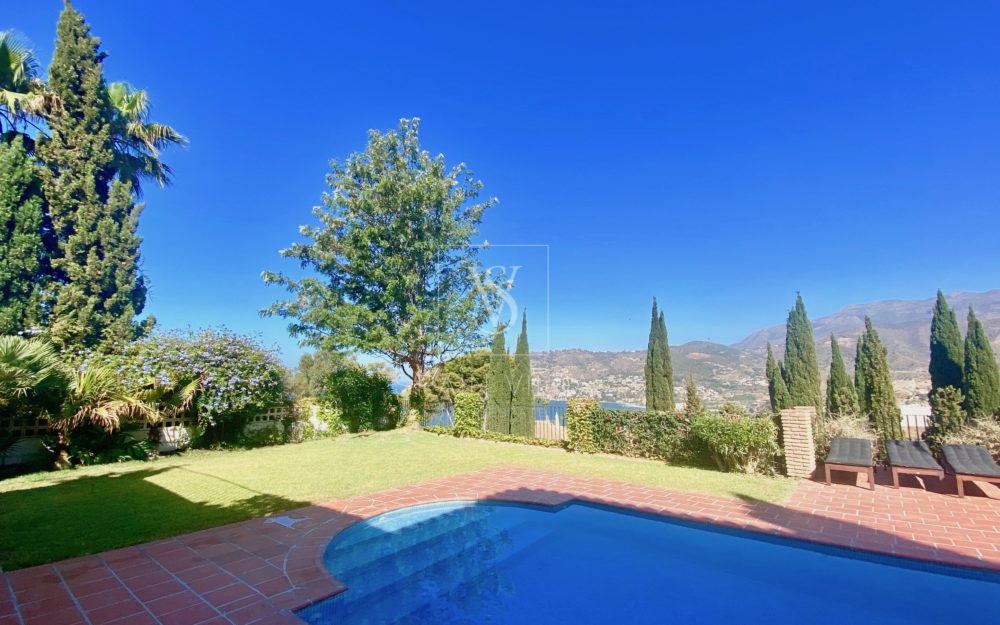 Fantastic villa with amazing views and private pool in Punta de la Mona La Herradura Holiday rental