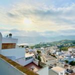 Apartamento de un dormitorio con terraza muy grande en venta en La Herradura