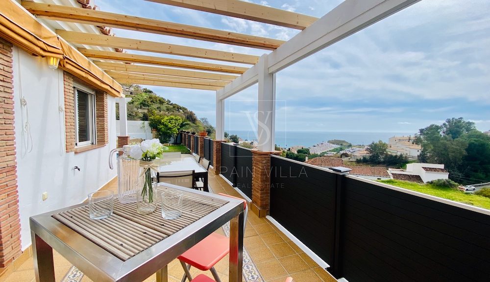 Belle maison mitoyenne avec jardin, piscine privée et vue mer sur Almuñecar en location saisonnière