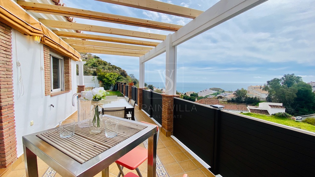 Belle maison mitoyenne avec jardin, piscine privée et vue mer sur Almuñecar en location saisonnière